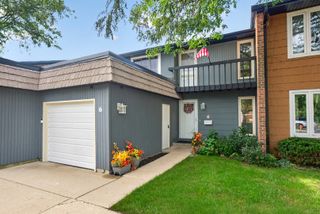 6 Cypress Square, Elgin, IL 60123
