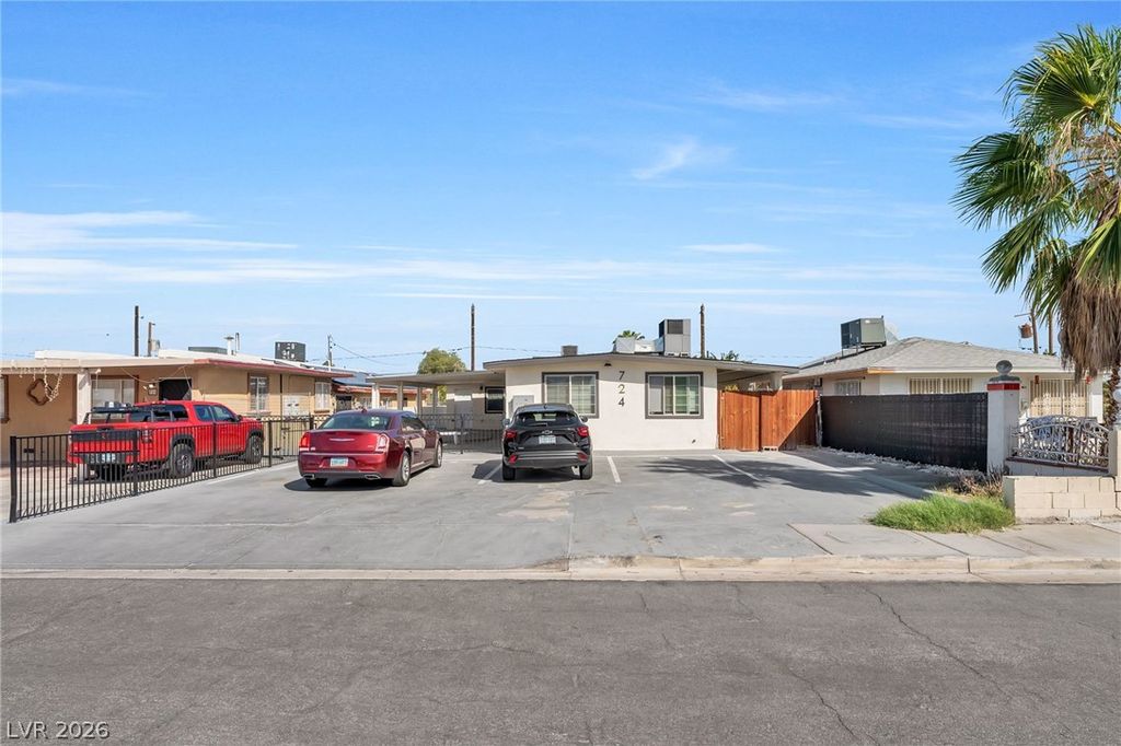 724 North 9th Street, Las Vegas, NV 89101 — exterior