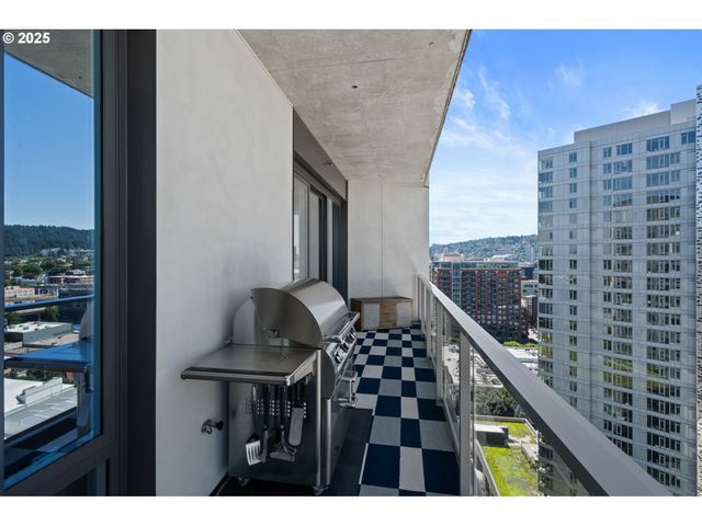 1150 Nw QUIMBY St 1712, Portland, OR 97209