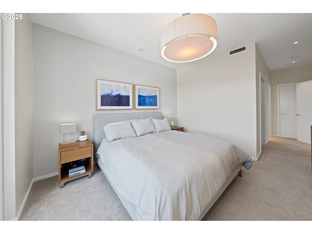 1150 Nw QUIMBY St 1712, Portland, OR 97209