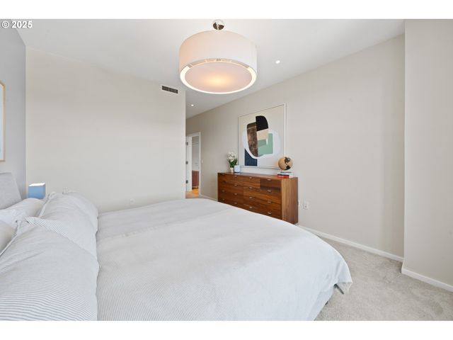 1150 Nw QUIMBY St 1712, Portland, OR 97209