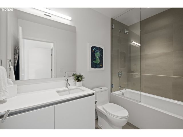 1150 Nw QUIMBY St 1712, Portland, OR 97209