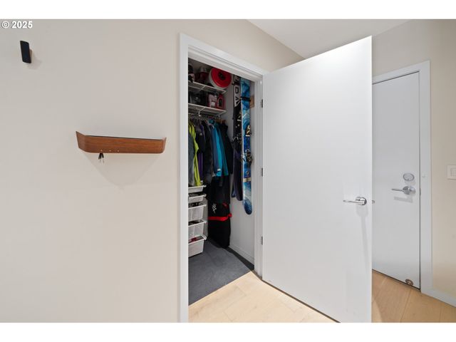 1150 Nw QUIMBY St 1712, Portland, OR 97209