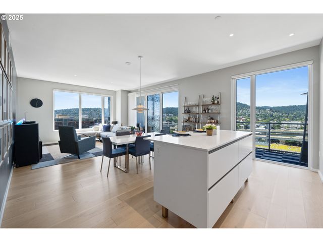 1150 Nw QUIMBY St 1712, Portland, OR 97209