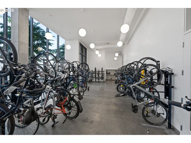 1150 Nw QUIMBY St 1712, Portland, OR 97209