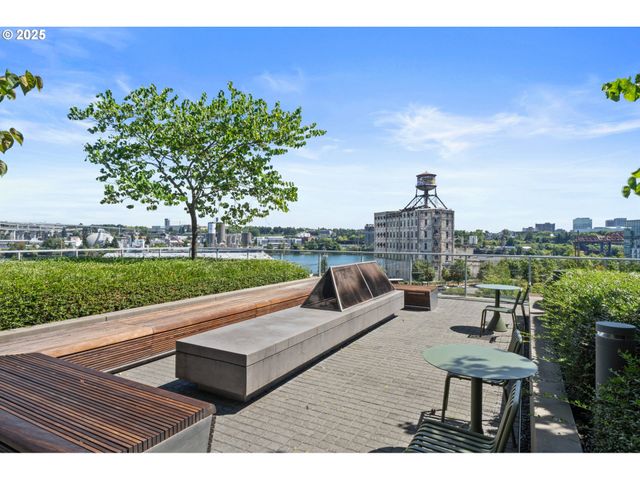 1150 Nw QUIMBY St 1712, Portland, OR 97209