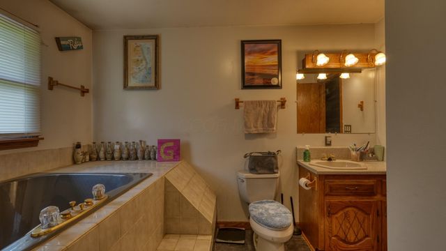 2631 Coopermill Road, Zanesville, OH 43701