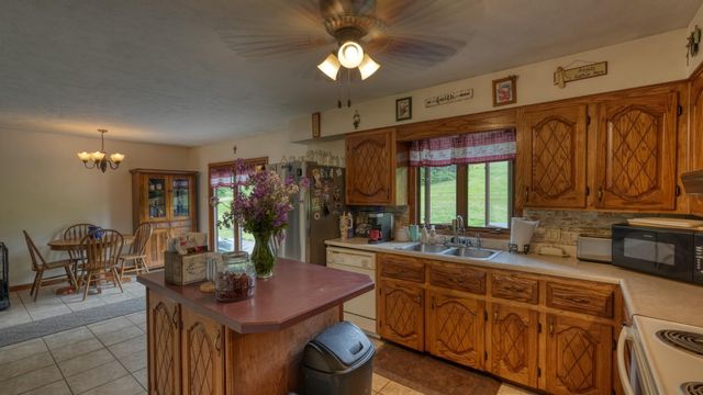 2631 Coopermill Road, Zanesville, OH 43701