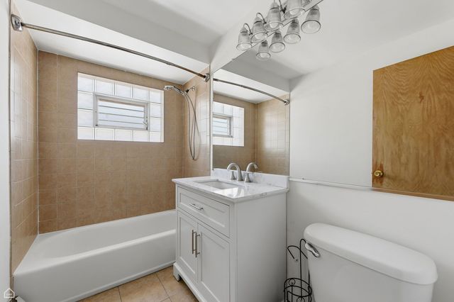 6845 N Northwest Highway 3W, Chicago, IL 60631
