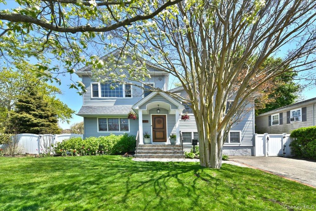 491 Charles Avenue, Massapequa Park, NY 11762