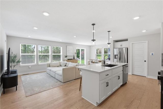 425 Hampstead Drive, Raymore, MO 64083