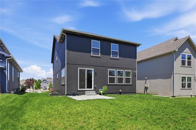 425 Hampstead Drive, Raymore, MO 64083