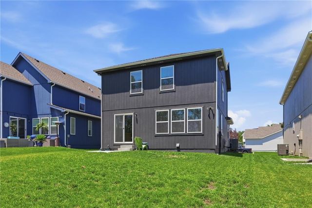 425 Hampstead Drive, Raymore, MO 64083