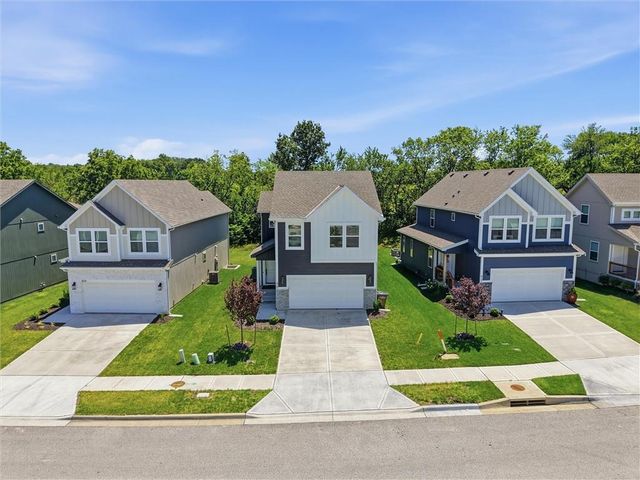 425 Hampstead Drive, Raymore, MO 64083