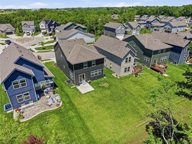 425 Hampstead Drive, Raymore, MO 64083
