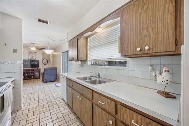 225 NW 15th St, Homestead, FL 33030