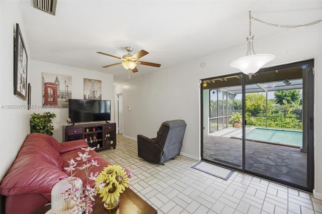 225 NW 15th St, Homestead, FL 33030