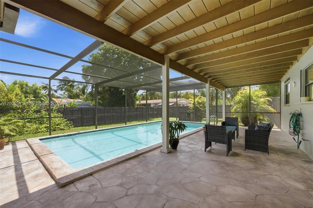 225 NW 15th St, Homestead, FL 33030