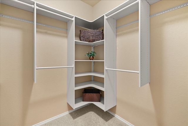 5957 Lost Valley Drive, The Colony, TX 75056