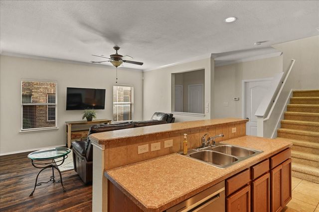 5957 Lost Valley Drive, The Colony, TX 75056