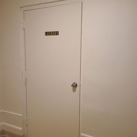 565 Grove St E-16 16, Clifton City, NJ 07013