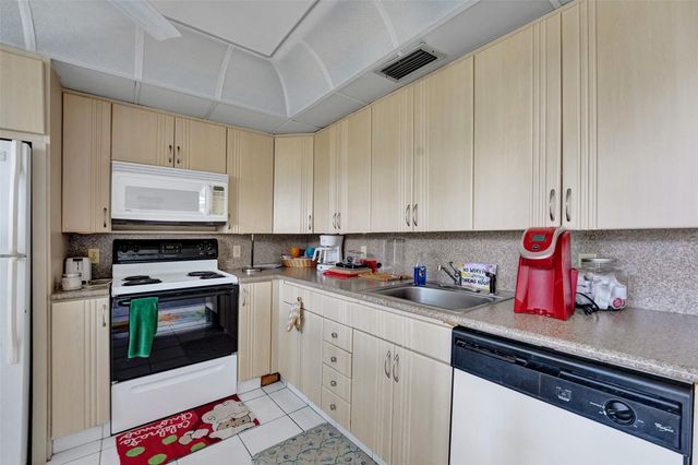 2505 Antigua Terrace L3, Coconut Creek, FL 33066