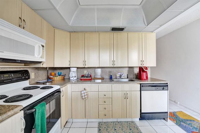 2505 Antigua Terrace L3, Coconut Creek, FL 33066