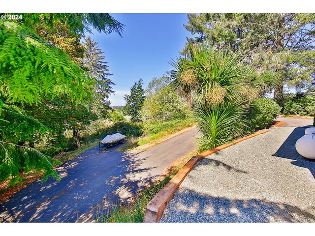 311 COUNCIL HILL Rd, Lakeside, OR 97449