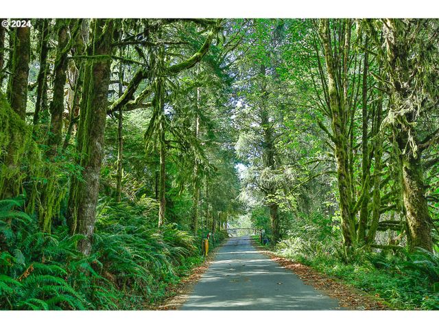 311 COUNCIL HILL Rd, Lakeside, OR 97449