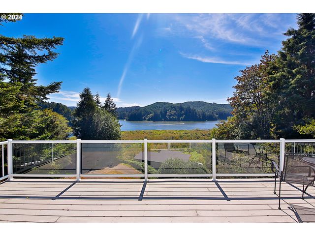 311 COUNCIL HILL Rd, Lakeside, OR 97449