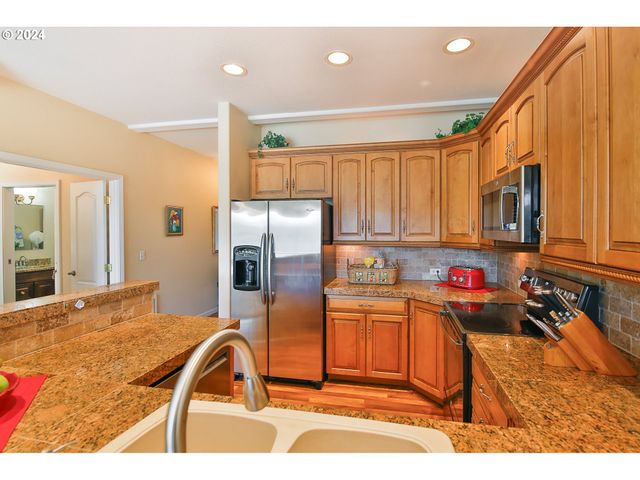 311 COUNCIL HILL Rd, Lakeside, OR 97449