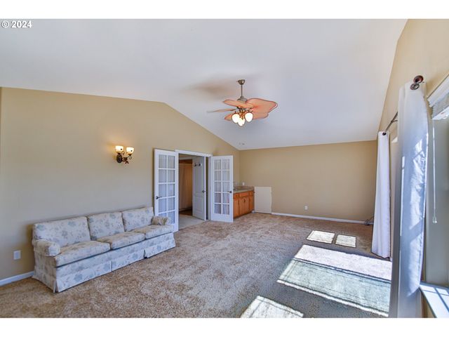 311 COUNCIL HILL Rd, Lakeside, OR 97449