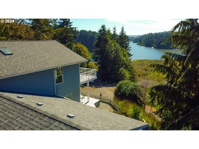 311 COUNCIL HILL Rd, Lakeside, OR 97449