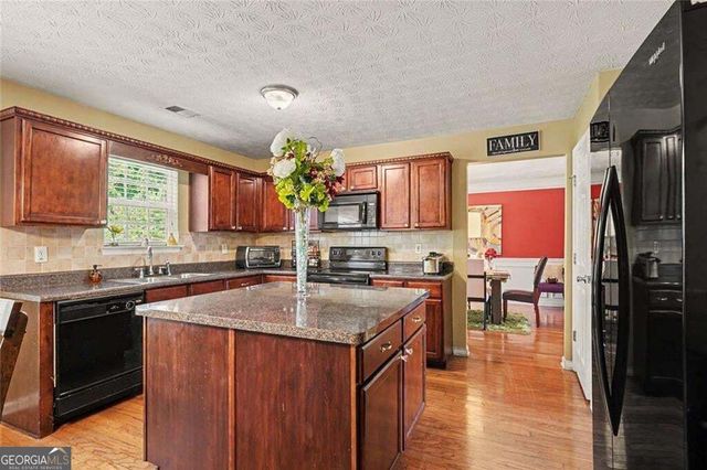 266 Millstone Drive, Hampton, GA 30228