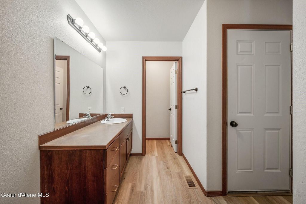 101 W 17th Ave, Post Falls, ID 83854 photo 21