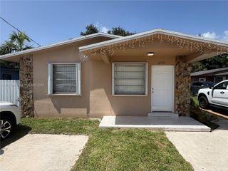 6777 SW 21st Street 6779, Miami, FL 33155