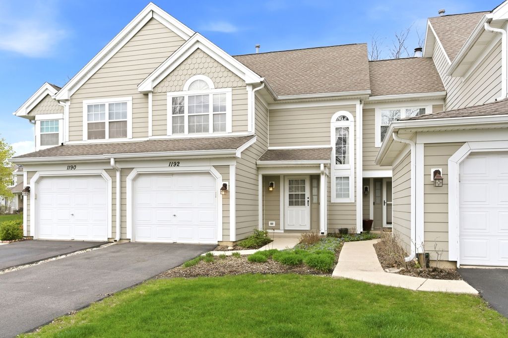 1192 Scott Court, Carol Stream, IL 60188