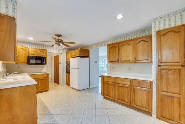 171 Nathan Drive, Bohemia, NY 11716