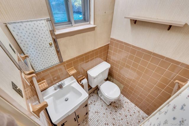 171 Nathan Drive, Bohemia, NY 11716