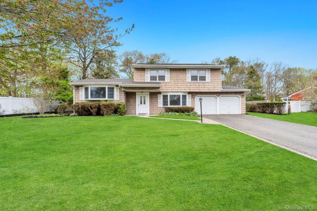 171 Nathan Drive, Bohemia, NY 11716