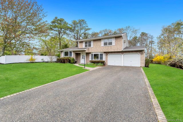 171 Nathan Drive, Bohemia, NY 11716