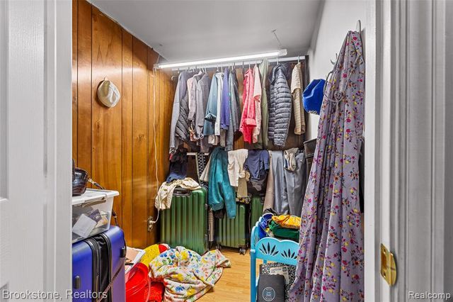 25141 Burt, Center Line, MI 48015