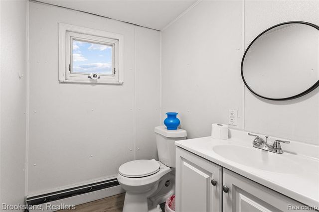 25141 Burt, Center Line, MI 48015