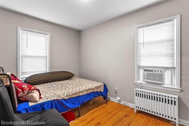 25141 Burt, Center Line, MI 48015