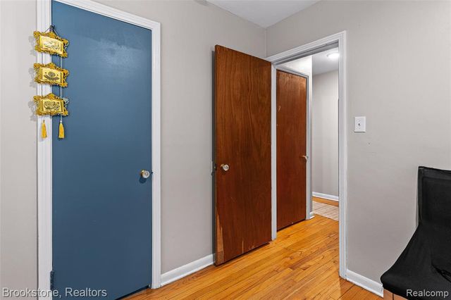 25141 Burt, Center Line, MI 48015