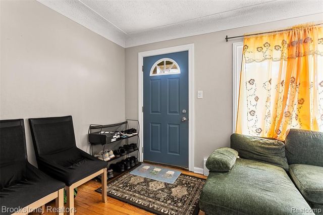 25141 Burt, Center Line, MI 48015