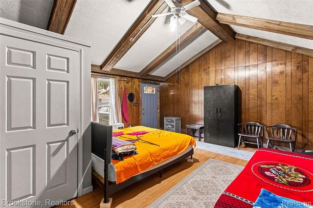 25141 Burt, Center Line, MI 48015