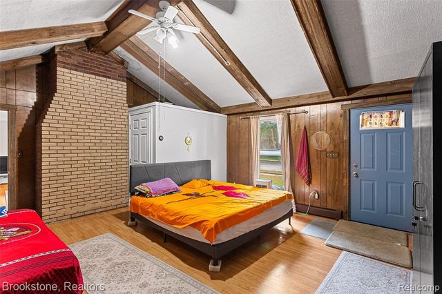 25141 Burt, Center Line, MI 48015
