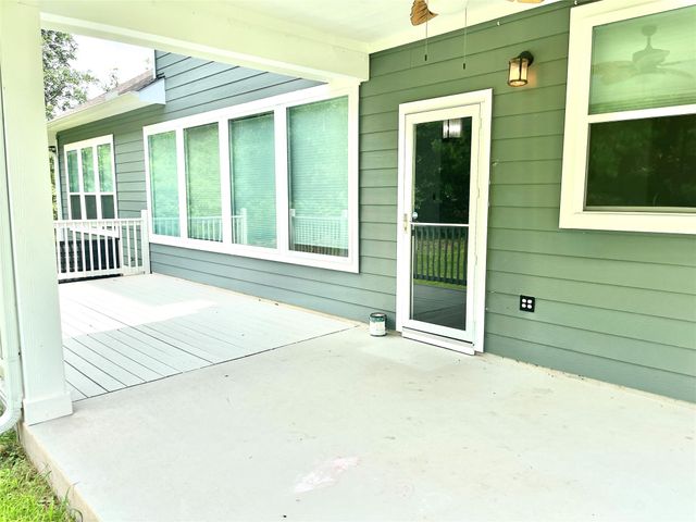 108 W Keamuku CT, Bastrop, TX 78602
