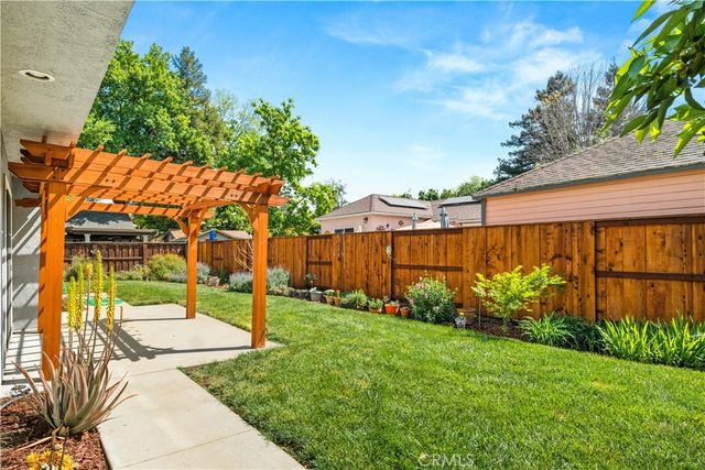 1223 Spruce Avenue, Chico, CA 95926